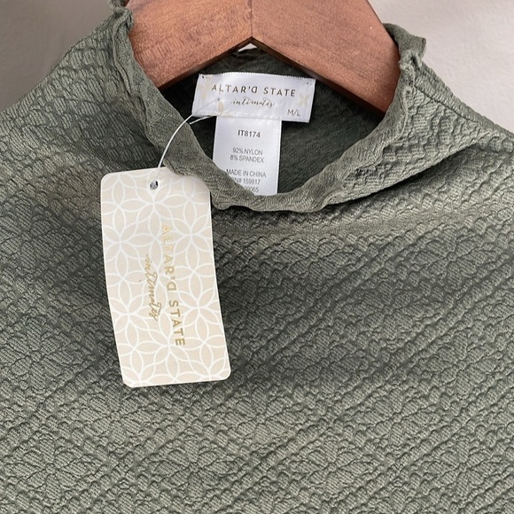 Altar’d State intimates dark olive crop top
NWT - Picture 2 of 6